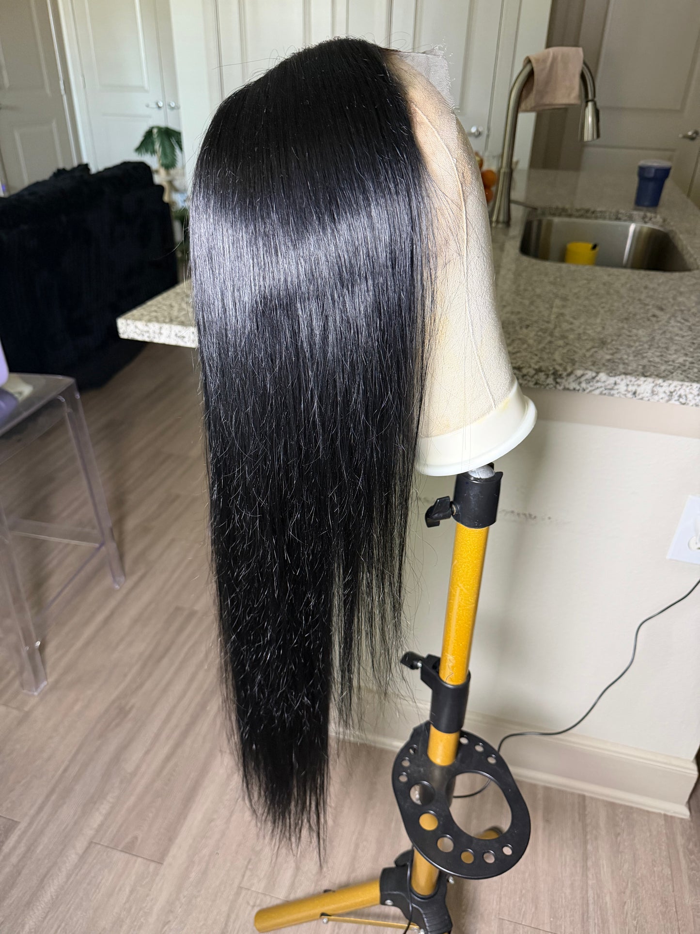 Jet Black Buss Dine Wig